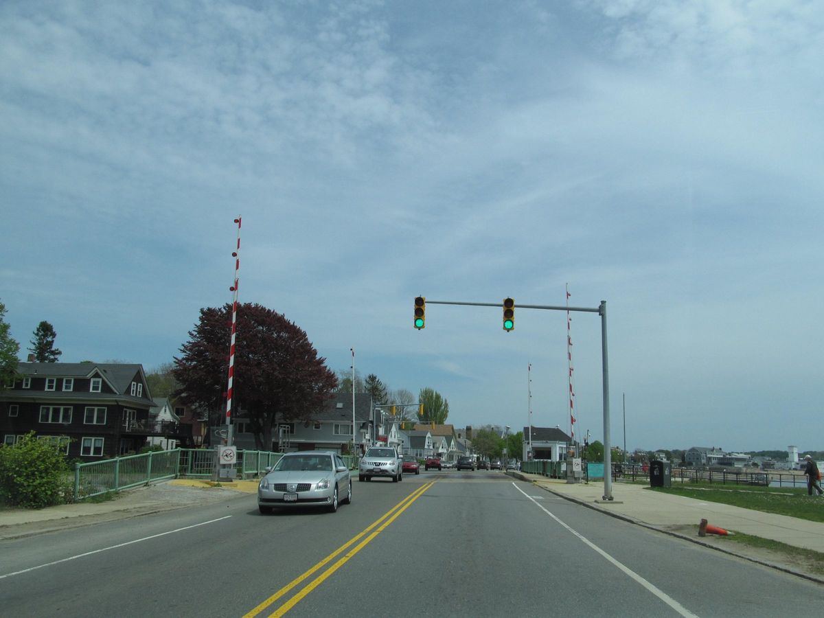 Western Avenue approaching the Blynman Bridge